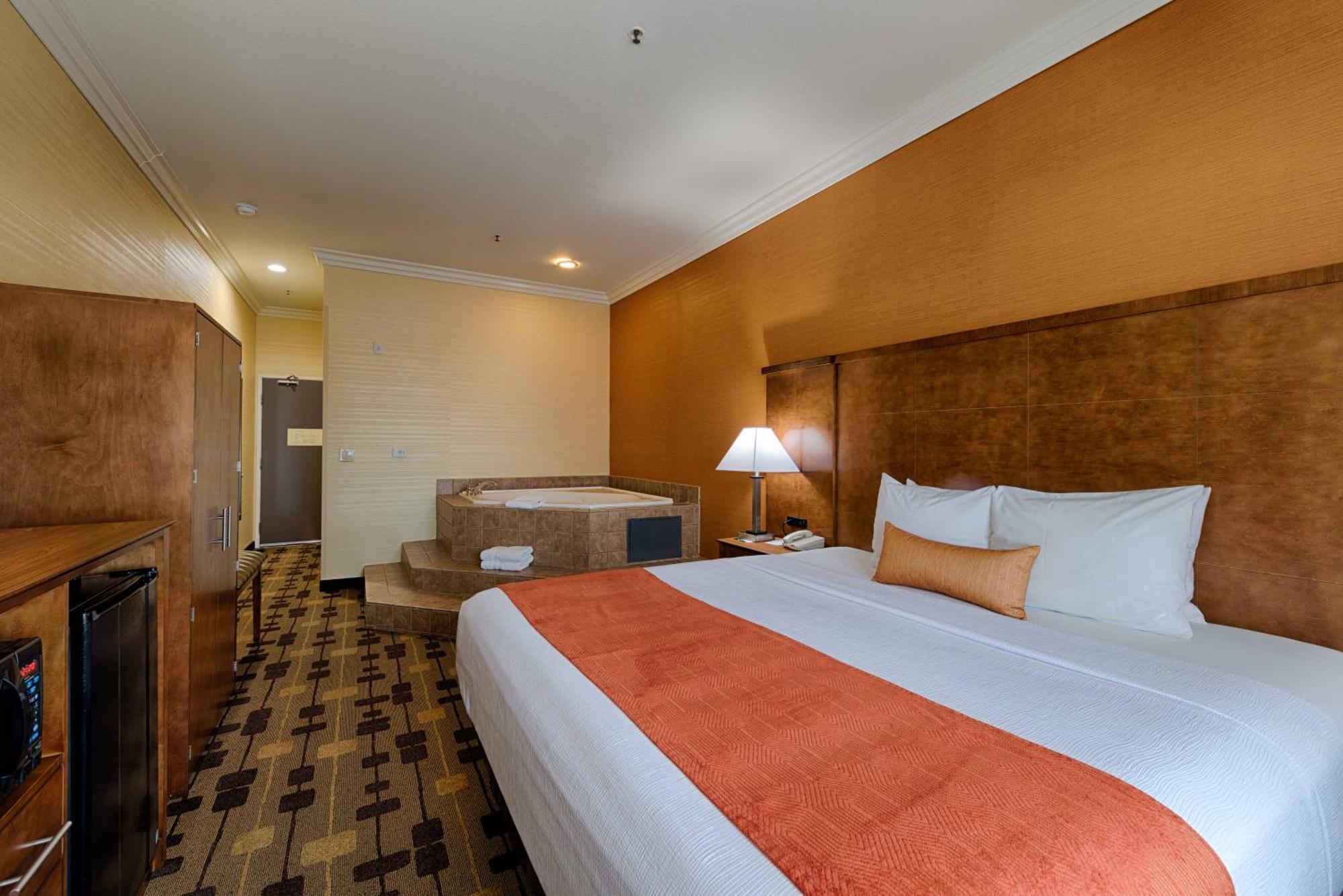 Best Western Plus Delta Inn & Suites Oakley Exterior foto