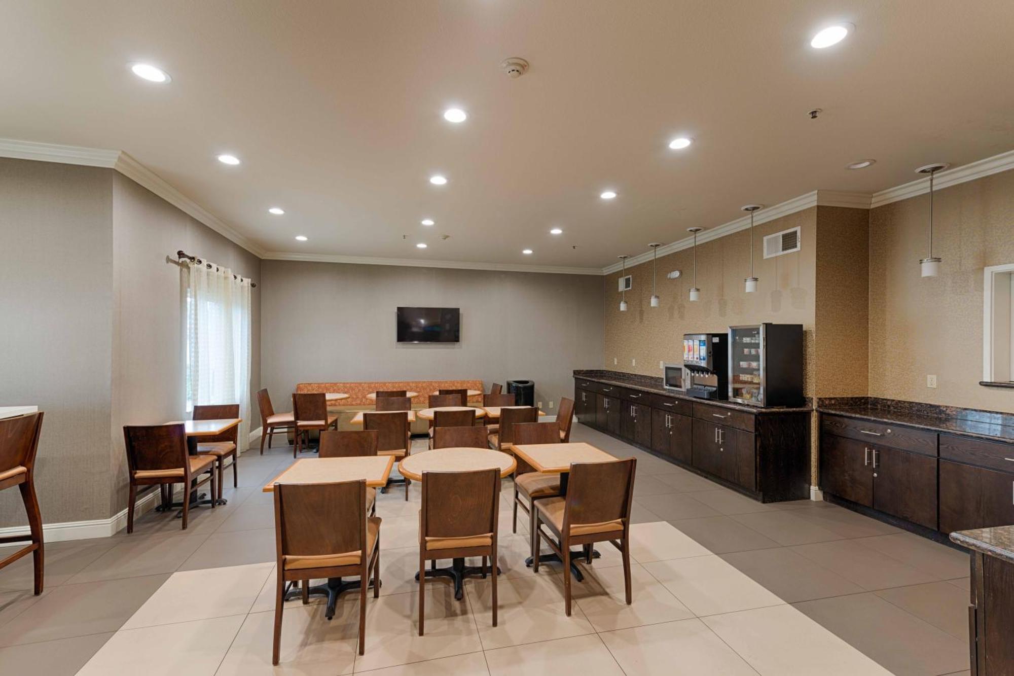 Best Western Plus Delta Inn & Suites Oakley Exterior foto